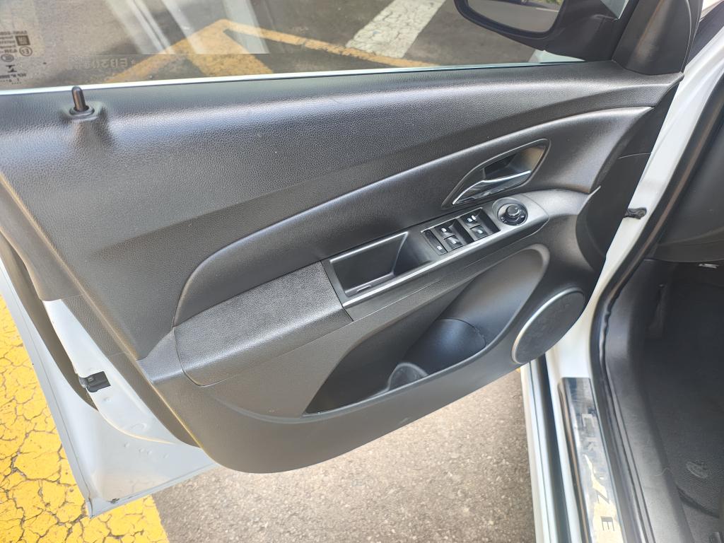 CHEVROLET Cruze Hatch - Foto