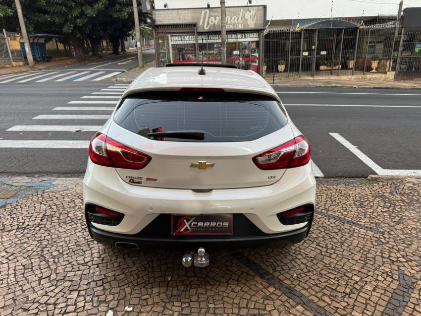 CHEVROLET Cruze Hatch - Foto