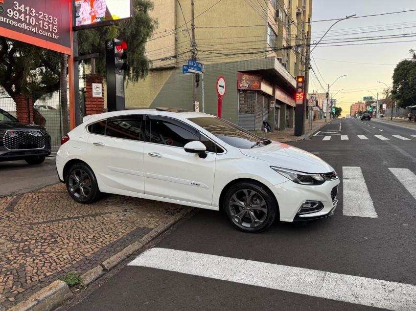 CHEVROLET Cruze Hatch - Foto