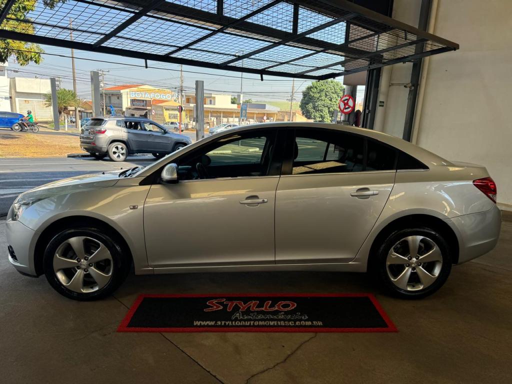 CHEVROLET Cruze Sedan - Foto