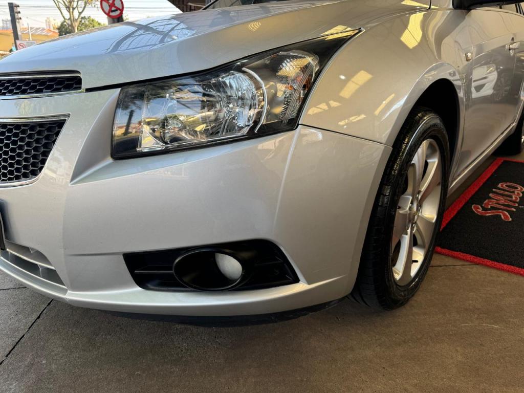 CHEVROLET Cruze Sedan - Foto