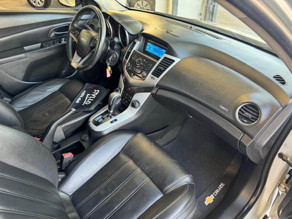 CHEVROLET Cruze Sedan - Foto