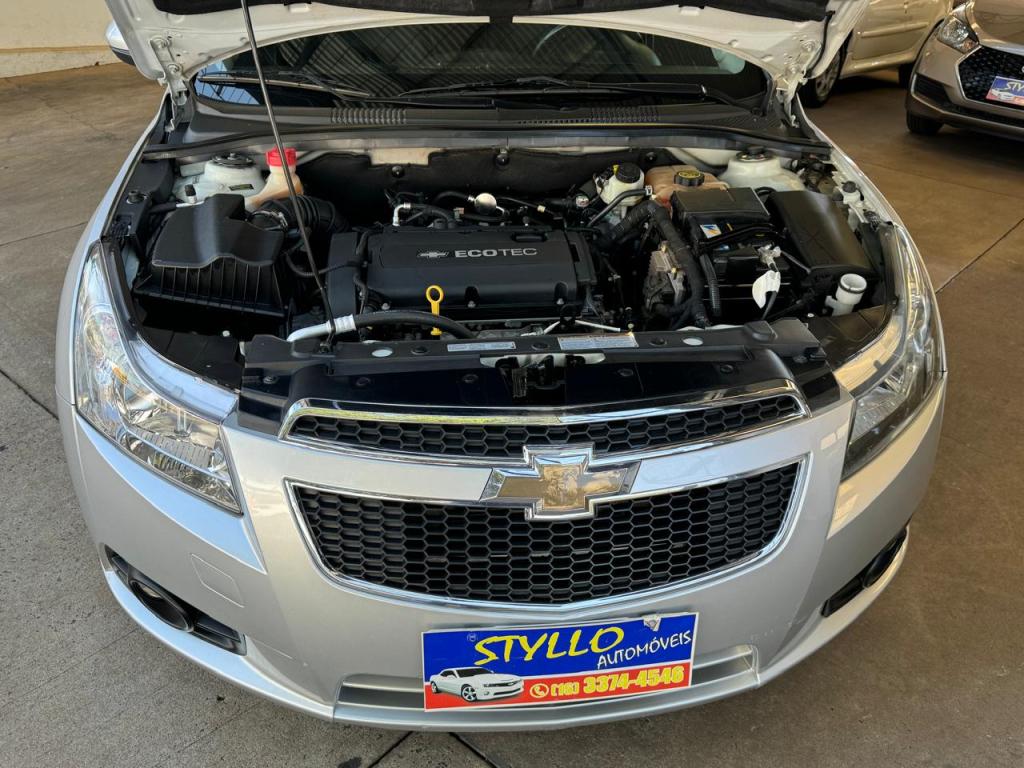 CHEVROLET Cruze Sedan - Foto