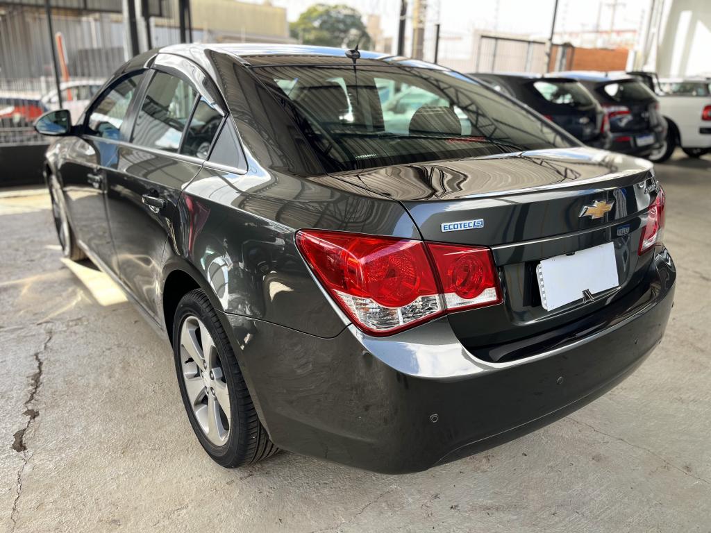 CHEVROLET Cruze Sedan - Foto