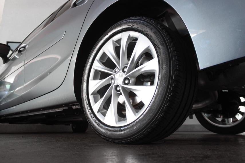 CHEVROLET Cruze Sedan - Foto