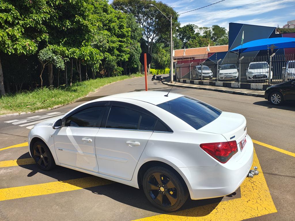 CHEVROLET Cruze Sedan - Foto