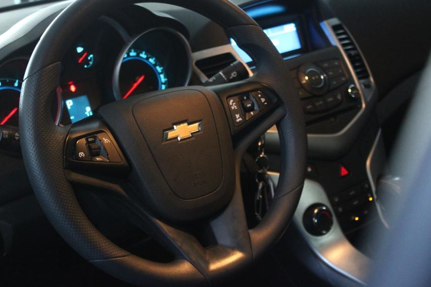 CHEVROLET Cruze Sedan - Foto