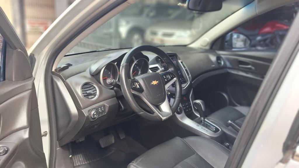 CHEVROLET Cruze Sedan - Foto