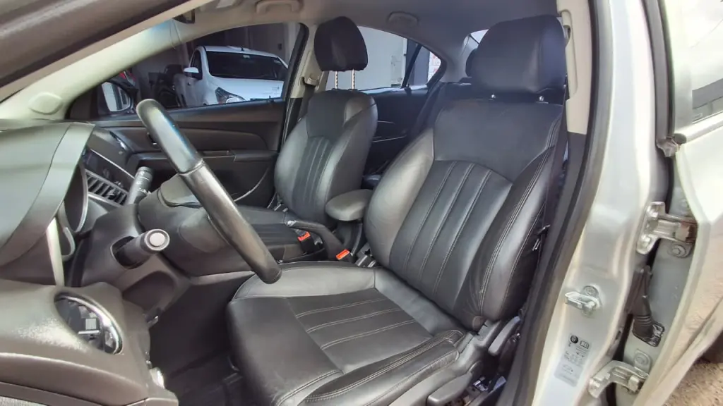 CHEVROLET Cruze Sedan - Foto