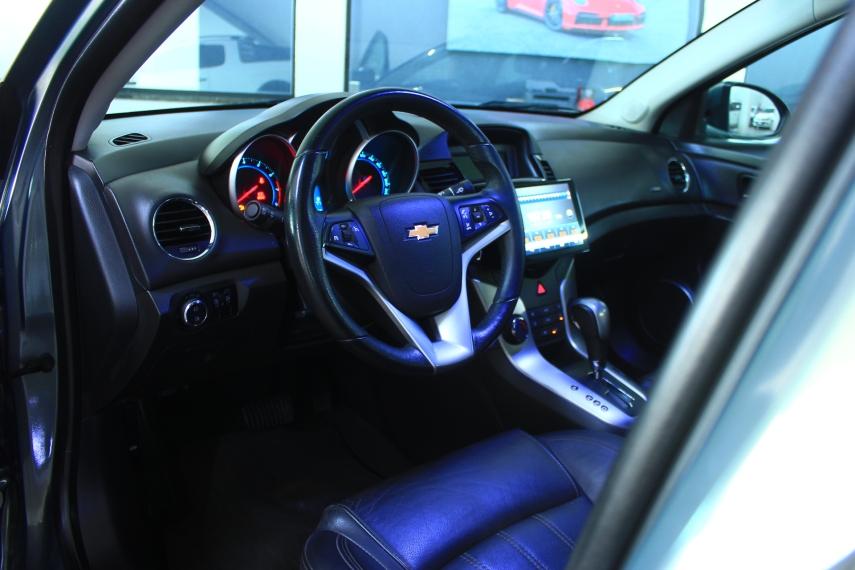 CHEVROLET Cruze Sedan - Foto