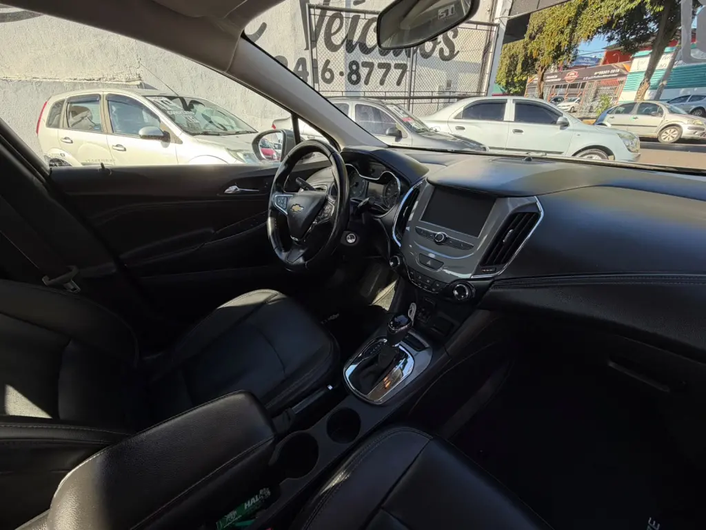 CHEVROLET Cruze Sedan - Foto