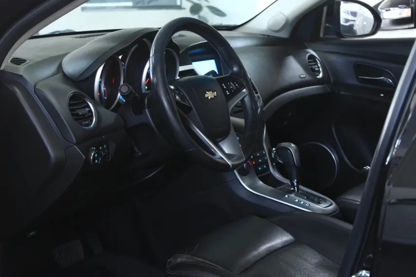 CHEVROLET Cruze Sedan - Foto