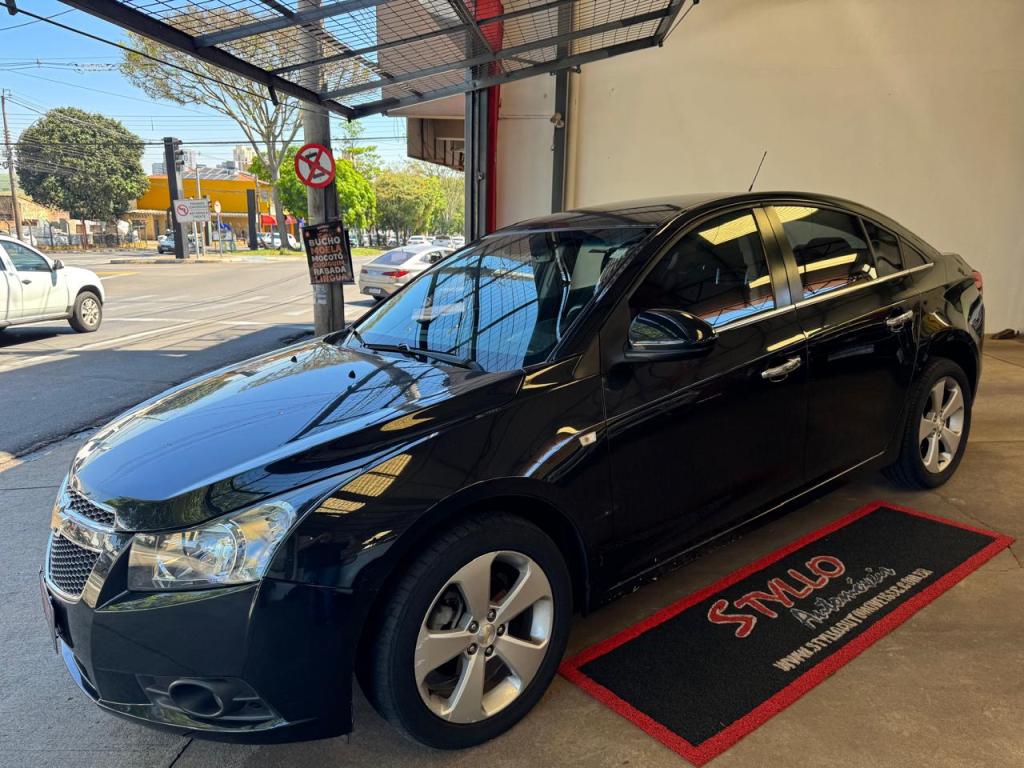 CHEVROLET Cruze Sedan - Foto