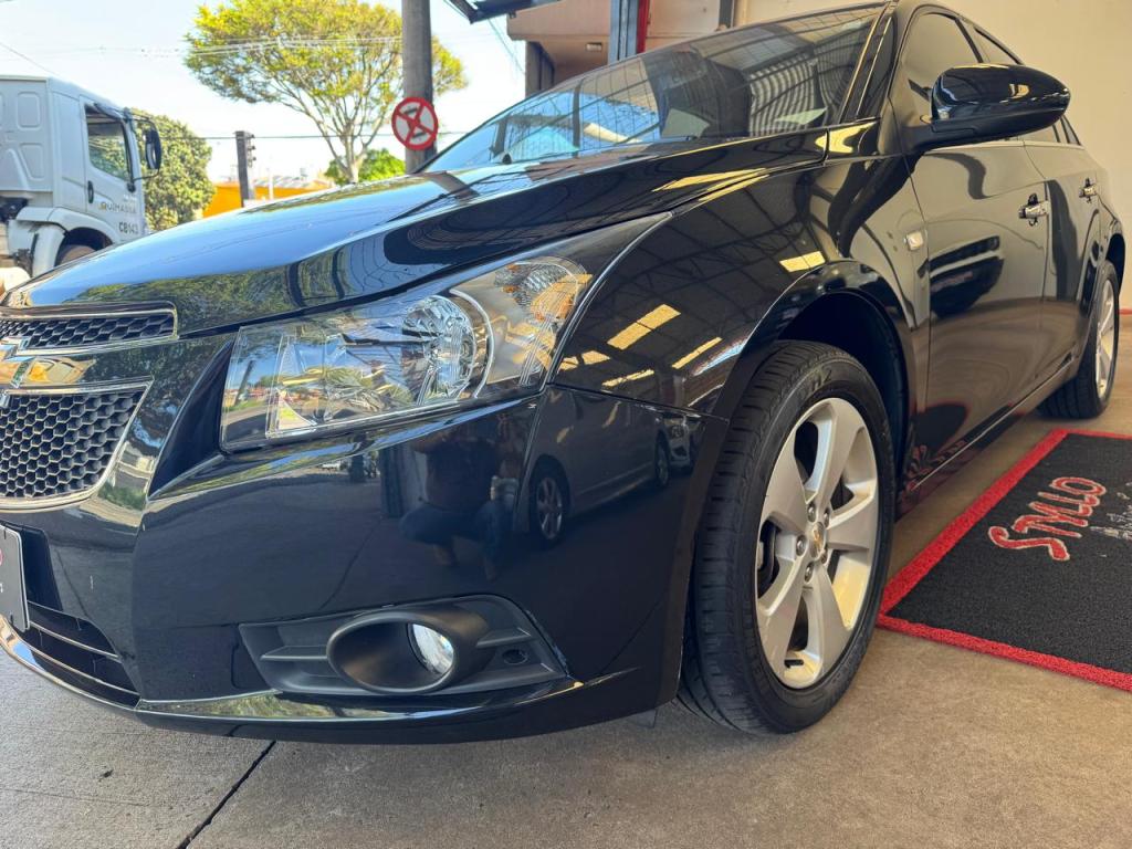 CHEVROLET Cruze Sedan - Foto