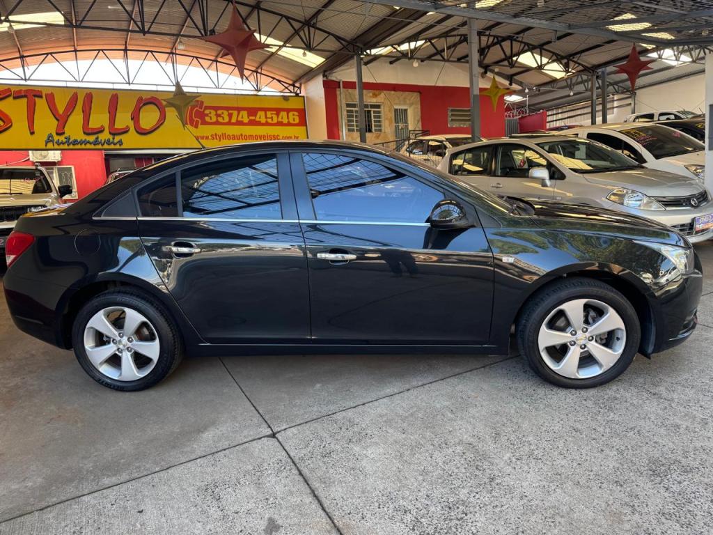 CHEVROLET Cruze Sedan - Foto