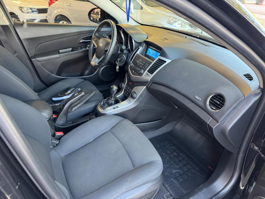 CHEVROLET Cruze Sedan - Foto