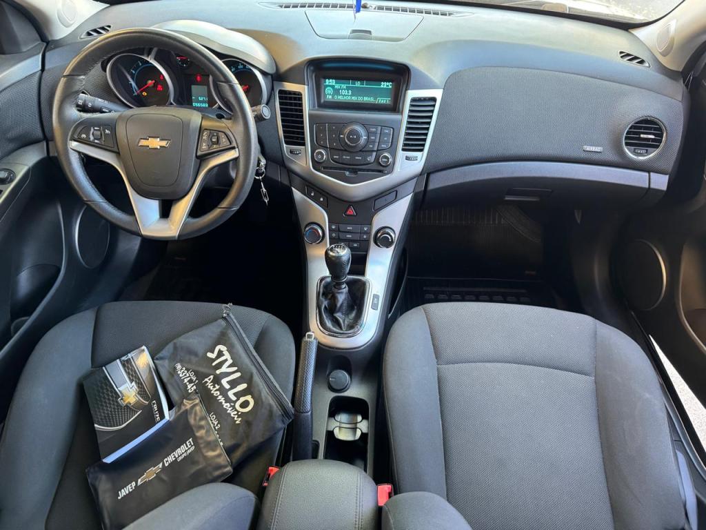 CHEVROLET Cruze Sedan - Foto