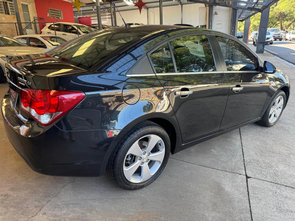 CHEVROLET Cruze Sedan - Foto