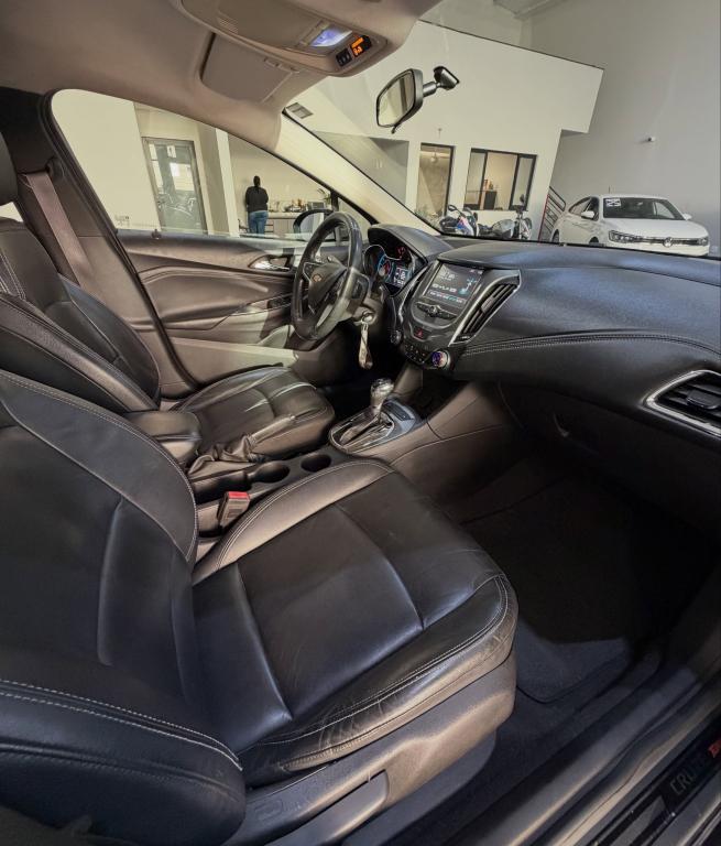 CHEVROLET Cruze Sedan - Foto