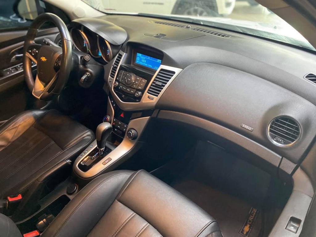 CHEVROLET Cruze Sedan - Foto
