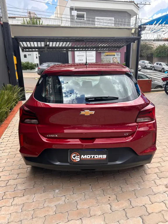 CHEVROLET Onix Hatch - Foto