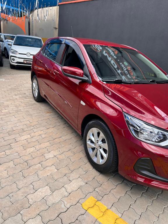 CHEVROLET Onix Hatch - Foto