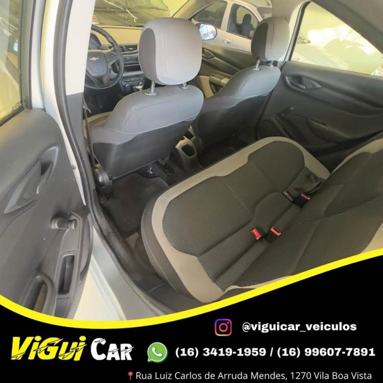 CHEVROLET Onix Hatch - Foto