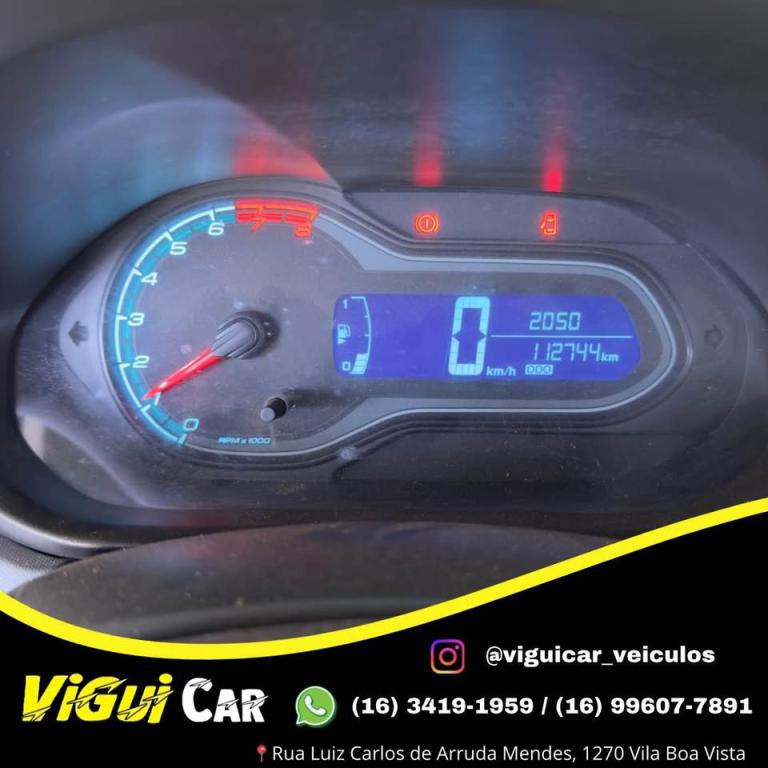 CHEVROLET Onix Hatch - Foto