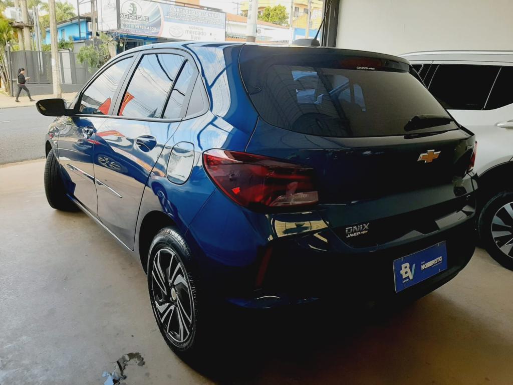 CHEVROLET Onix Hatch - Foto
