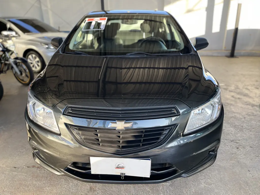 CHEVROLET Onix Hatch - Foto