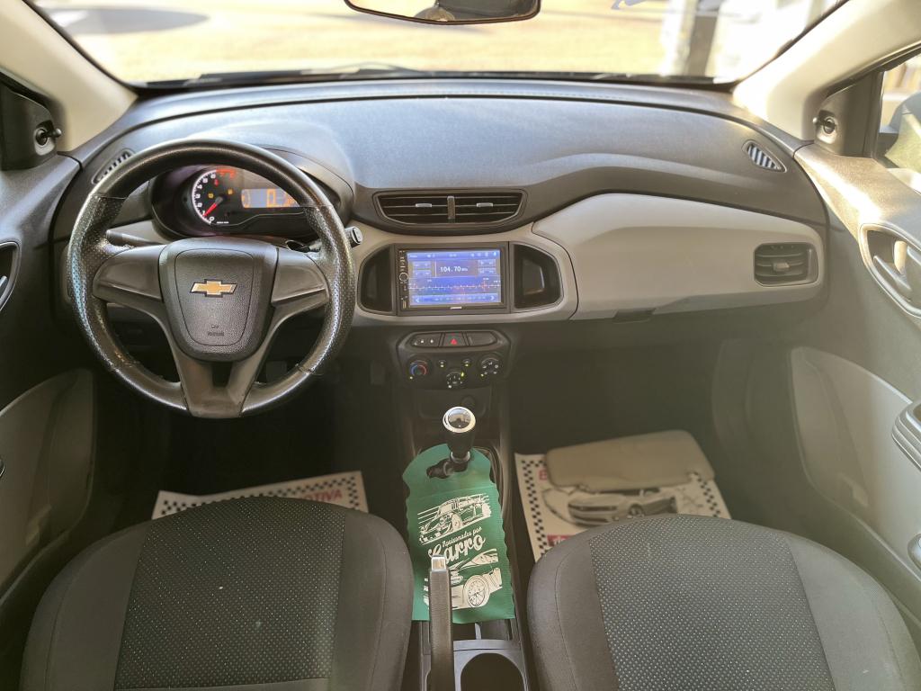 CHEVROLET Onix Hatch - Foto