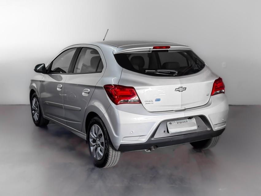 CHEVROLET Onix Hatch - Foto