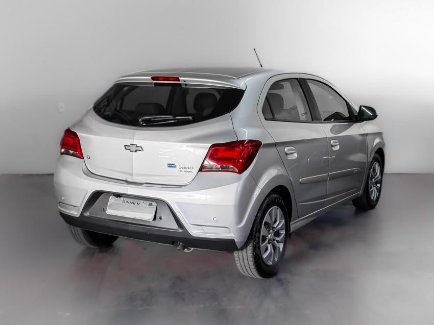 CHEVROLET Onix Hatch - Foto