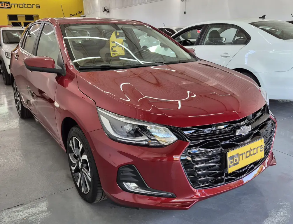 CHEVROLET Onix Hatch - Foto