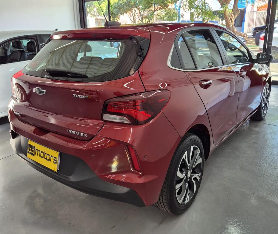 CHEVROLET Onix Hatch - Foto