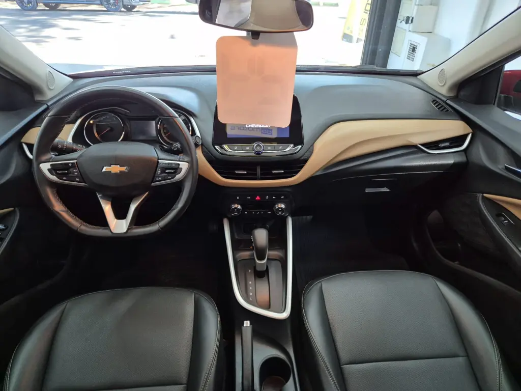 CHEVROLET Onix Hatch - Foto