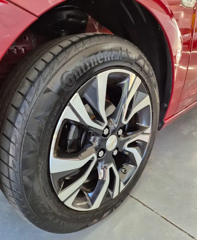 CHEVROLET Onix Hatch - Foto