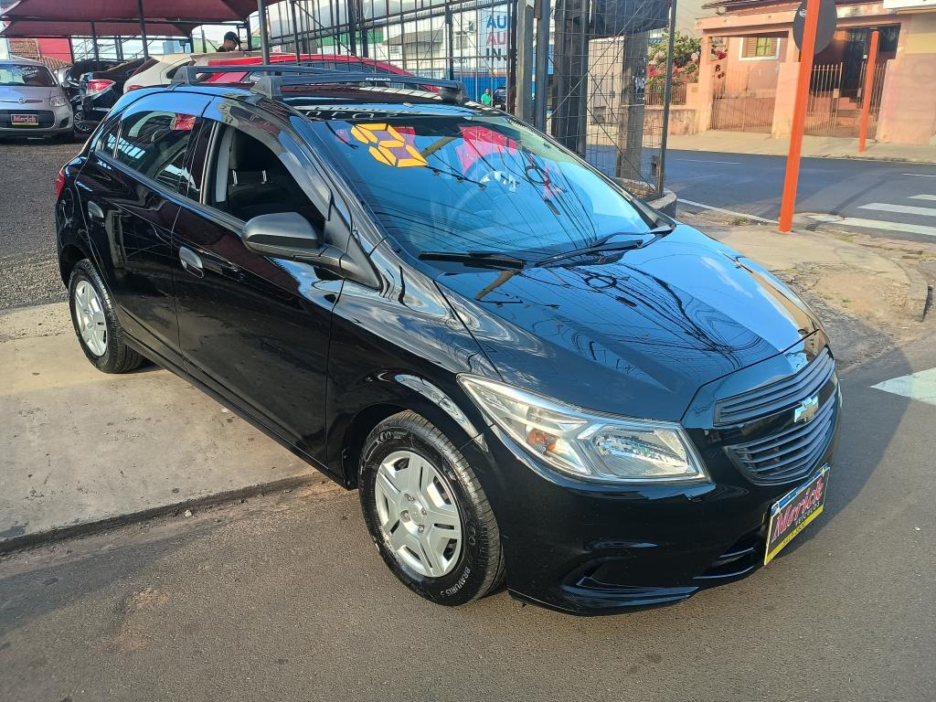 CHEVROLET Onix Hatch - Foto