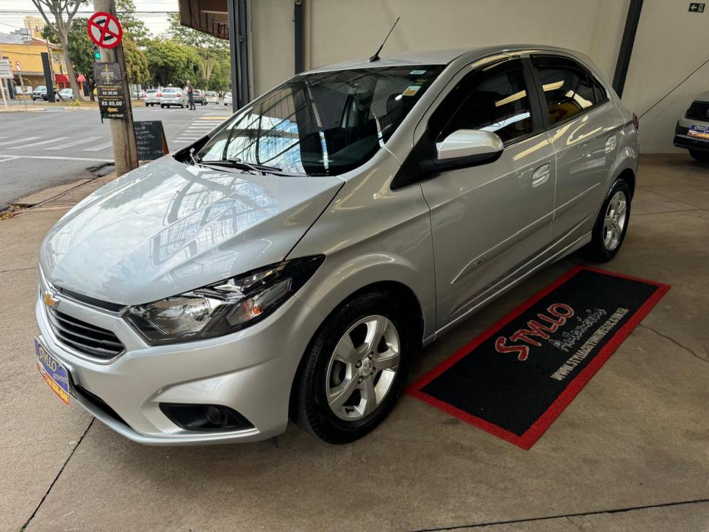 CHEVROLET Onix Hatch