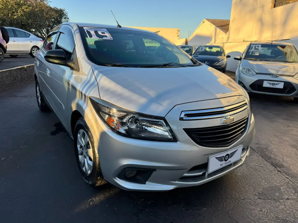 CHEVROLET Onix Hatch