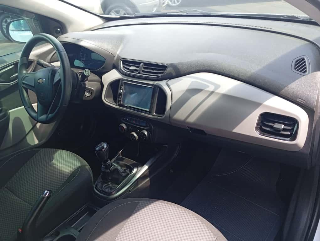 CHEVROLET Onix Hatch - Foto