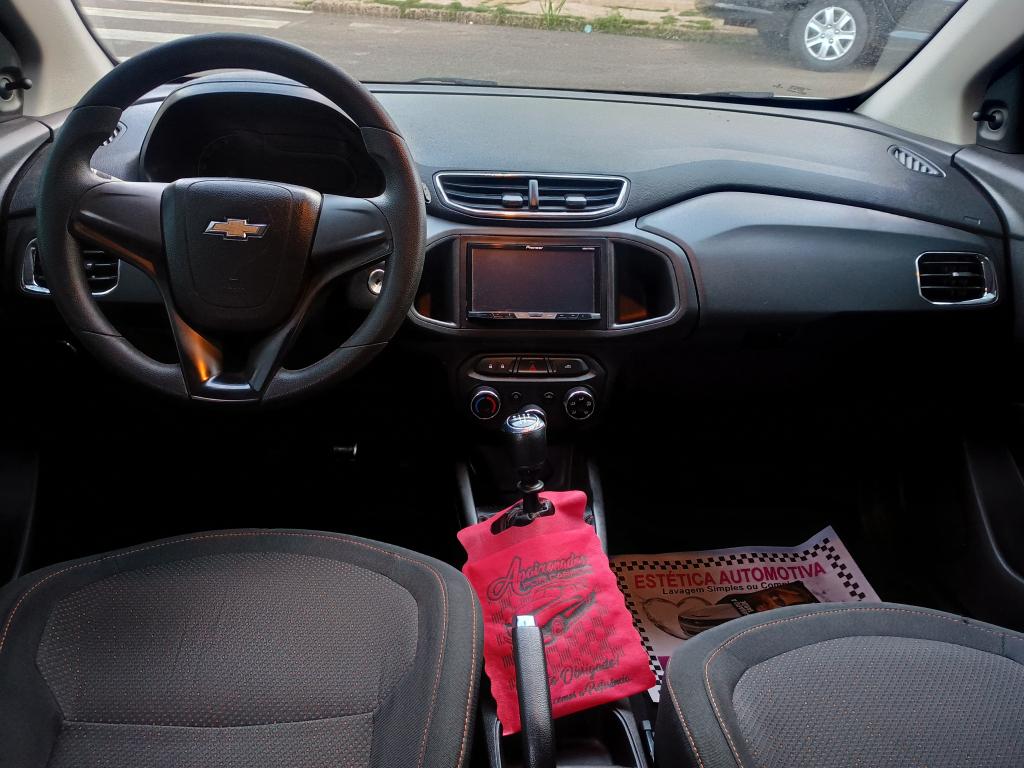 CHEVROLET Onix Hatch - Foto