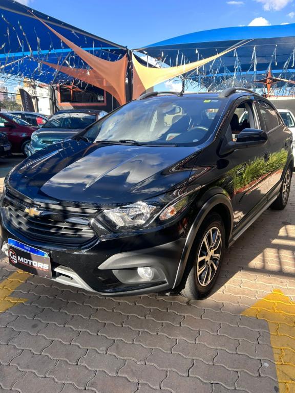 CHEVROLET Onix Hatch - Foto