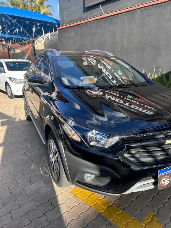 CHEVROLET Onix Hatch - Foto