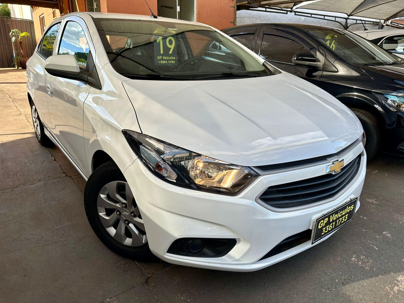 CHEVROLET Onix Hatch - Foto