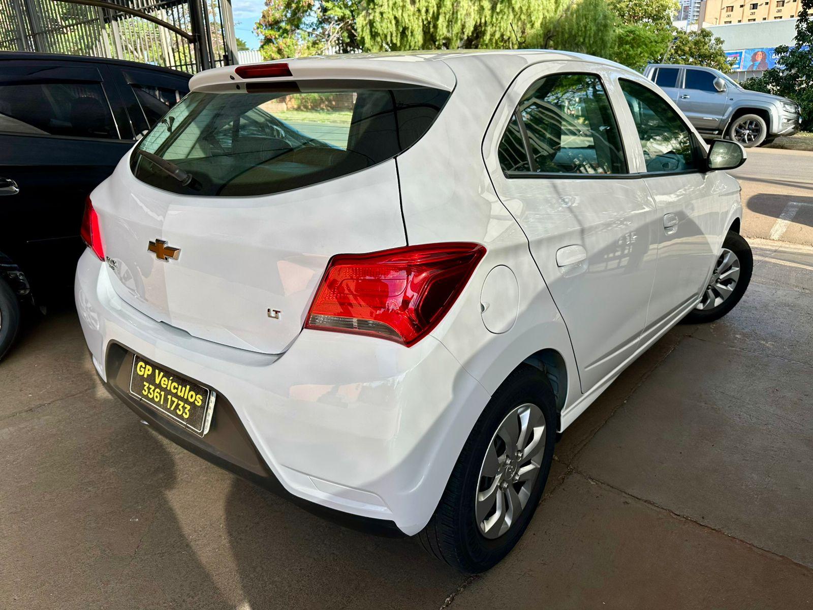 CHEVROLET Onix Hatch - Foto