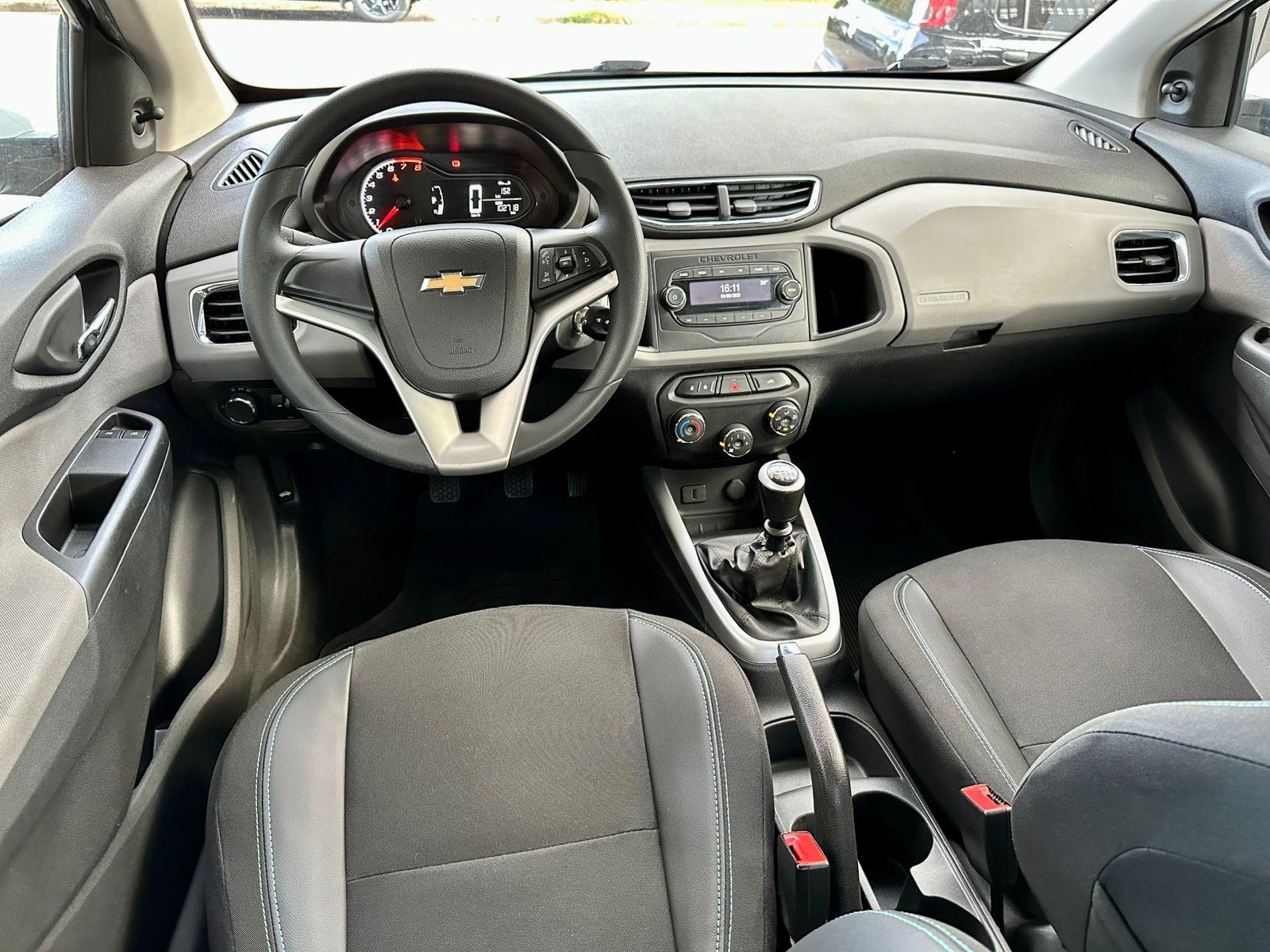 CHEVROLET Onix Hatch - Foto