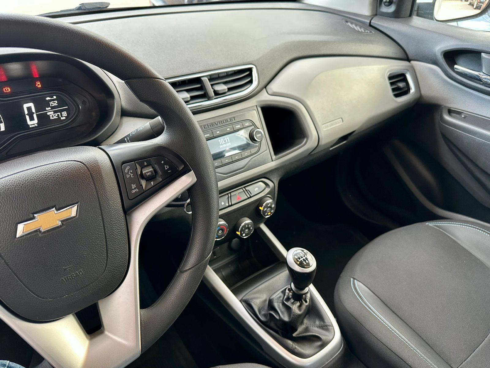CHEVROLET Onix Hatch - Foto