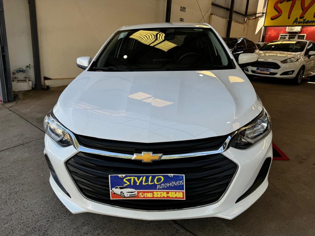 CHEVROLET Onix Hatch - Foto