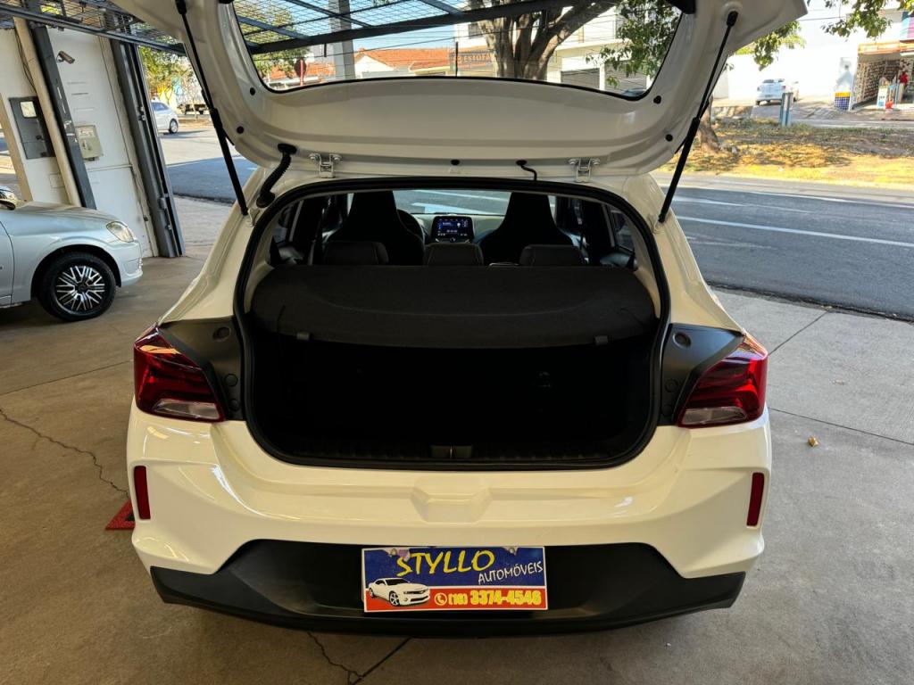 CHEVROLET Onix Hatch - Foto